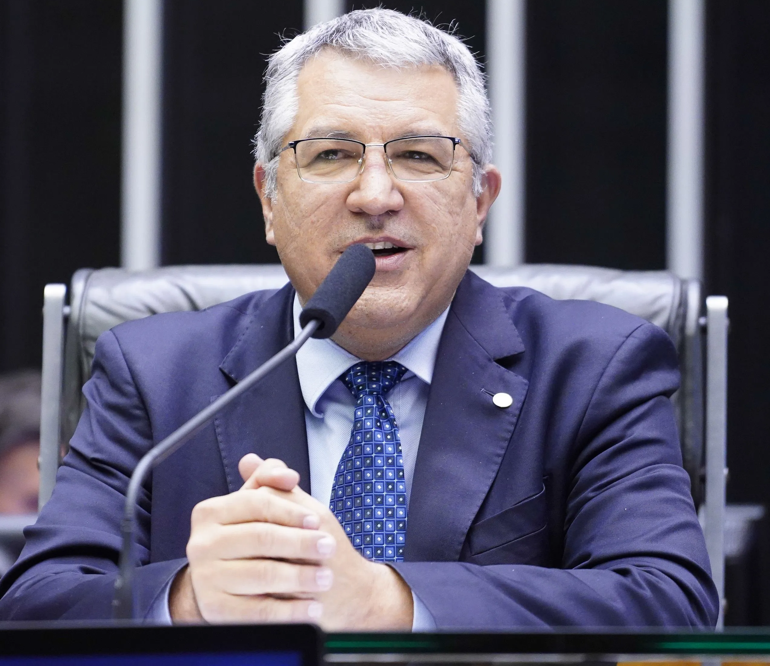 Lula confirma Padilha na Saúde