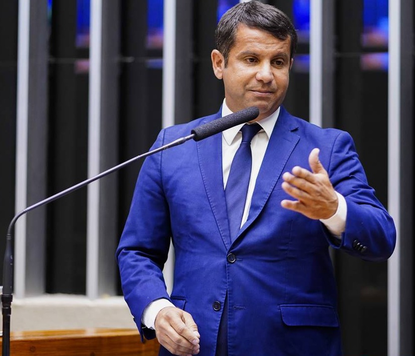 Canella é visto como opção em caso de ida de Bacellar para o Tribunal de Contas, mas, com maior peso político, Dr. Luizinho pontua mesmo sem nunca ter falado em concorrer ao governo