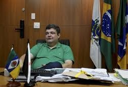 De caça a caçador?