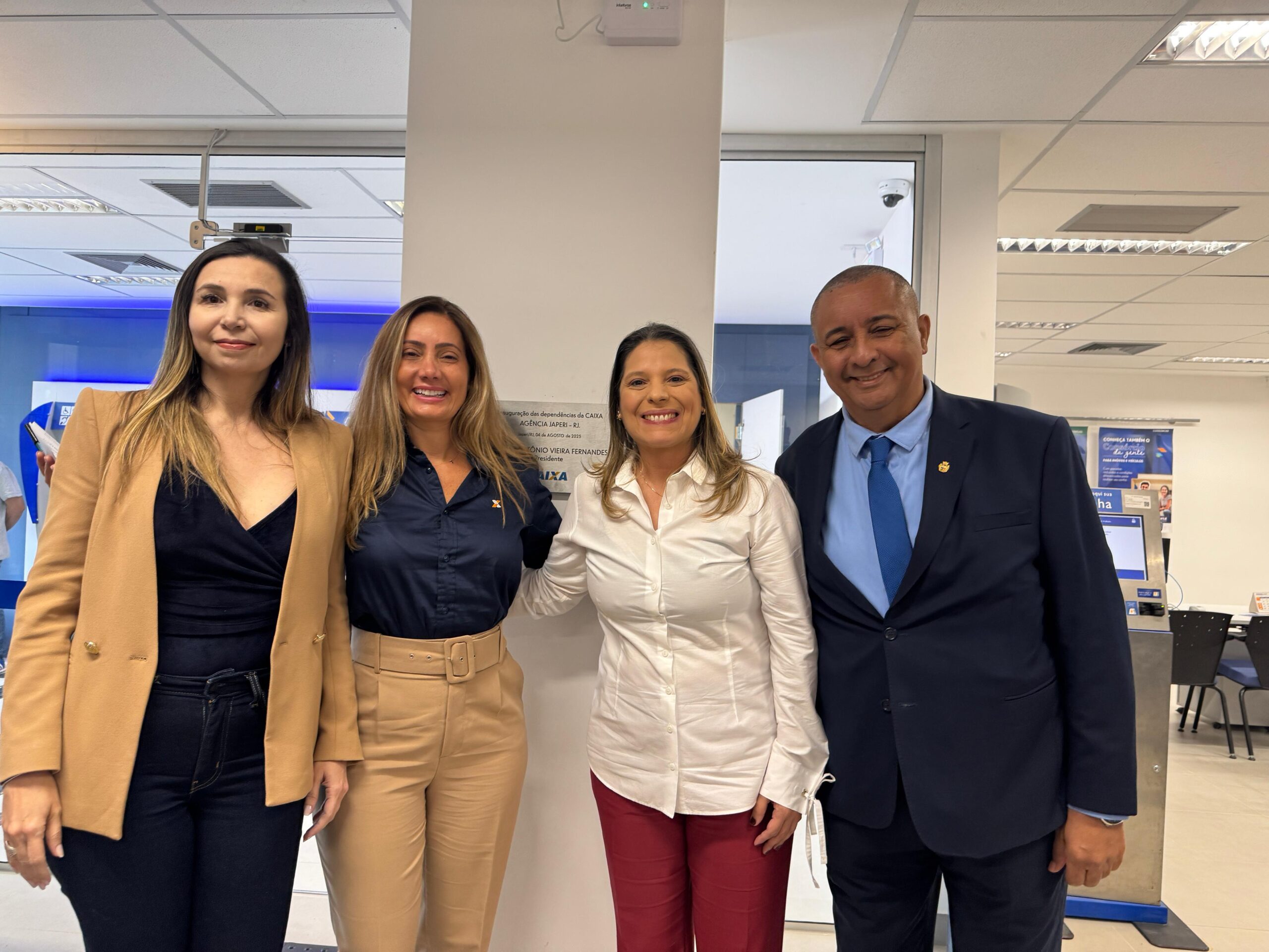 Caixa reabre agência em Engenheiro Pedreira