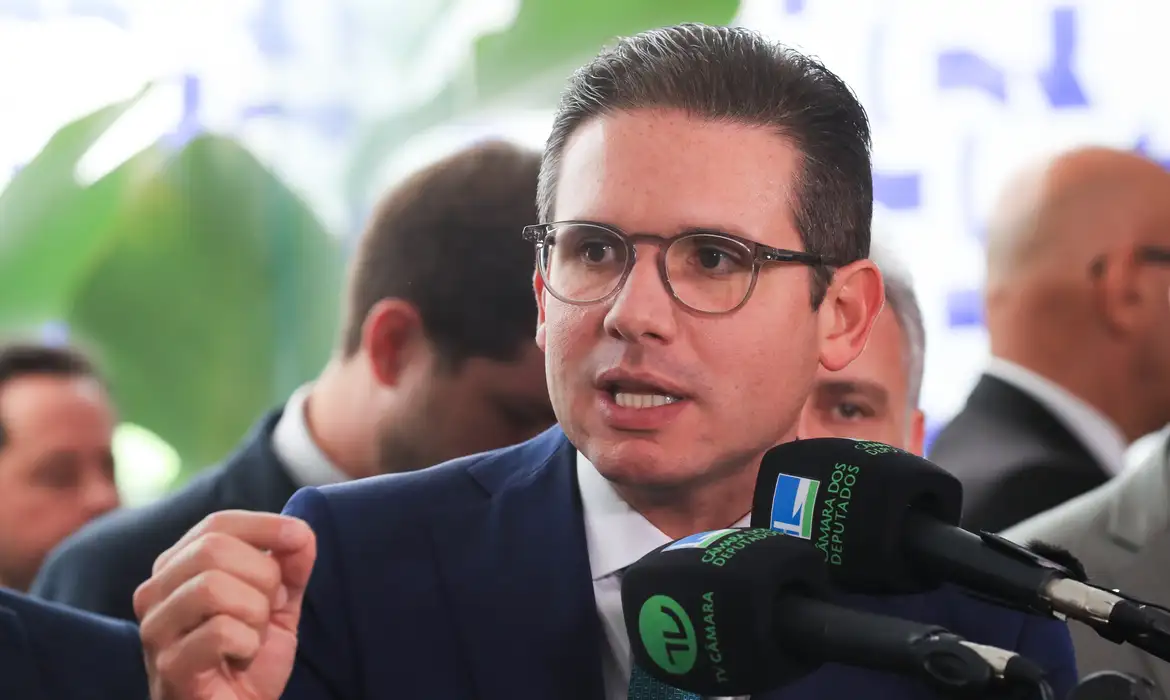 Motta envia pedido de afastamento de 6 deputados após motim na Câmara: Conselho de Ética da Casa terá de votar pedidos