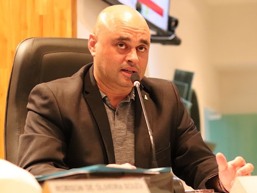 Prefeito interino de Três Rios vai tentar ficar na cadeira