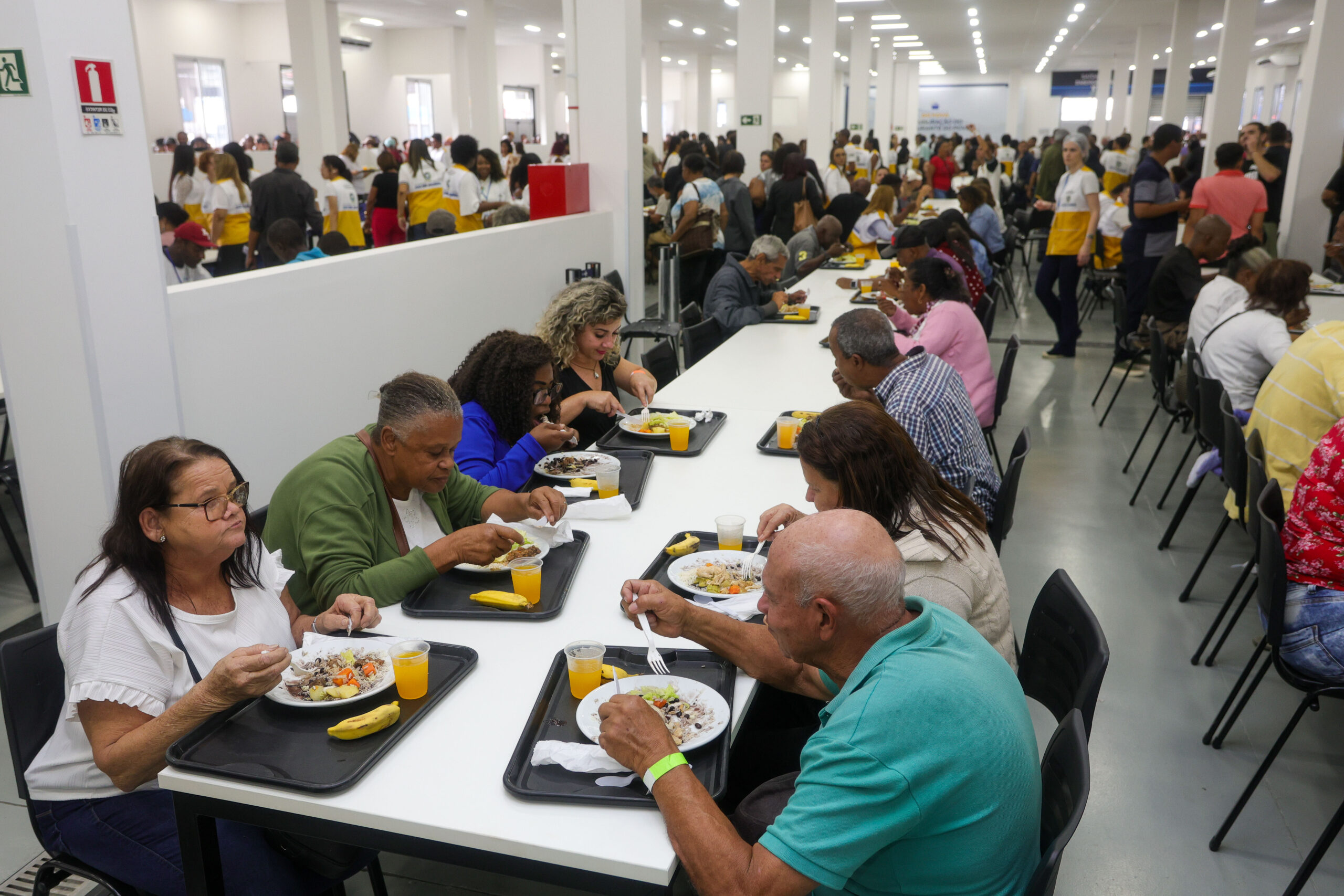 Restaurante do Povo da Central do Brasil chega aos dois anos com 800 mil refeições servidas