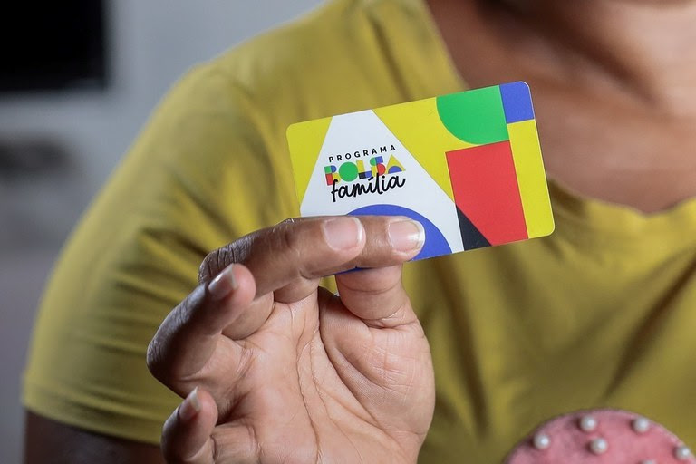 Mais de 1,4 milhão de famílias no Rio recebem o Bolsa Família a esta semana; valor médio do benefício no estado é de R$ 663