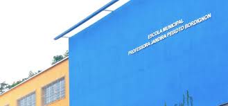 TJ mantém decisão obtida pelo MPRJ que obriga fornecimento gratuito de uniformes aos alunos da rede municipal de ensino de Petrópolis