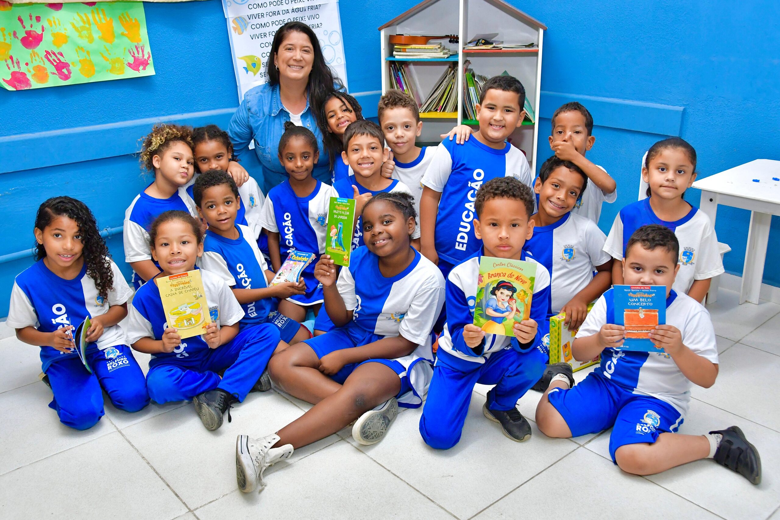 Brincando também se aprende: professora de Belford Roxo inova na alfabetização e se classifica em prêmio regional de educação
