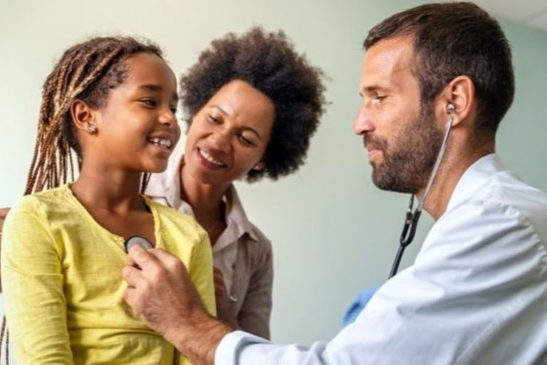 Governo anuncia chegada de mais médicos especialistas e R$ 89,6 milhões para novas unidades de saúde no Rio
