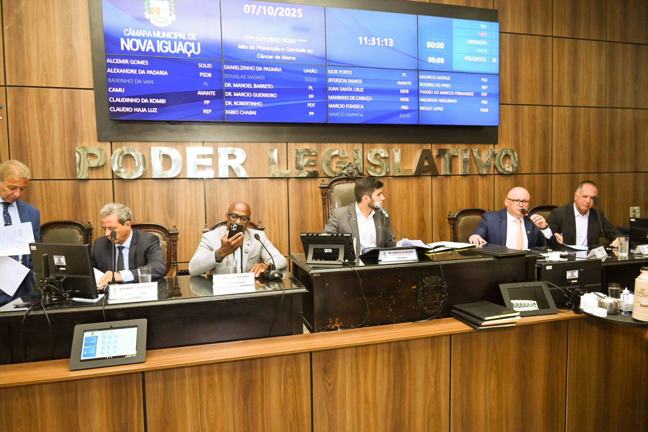 Nova Iguaçu: Câmara aprova projeto que reconhece templos religiosos de todos os cultos como atividade essencial
