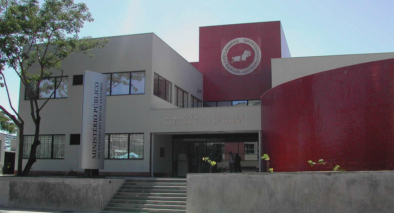 Nova Iguaçu: nutricionista, médico e secretária são presos em operação do MP contra esquema de fraude em reembolsos de exames