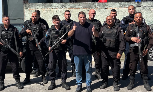 Prefeito Léo Vieira é recebido a tiros durante ação de retirada de barricadas na Vila Norma