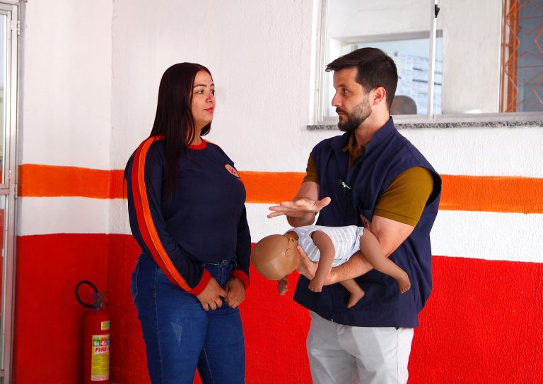 Nova Iguaçu: Saúde capacita equipes do SAMU com nova técnica de desengasgo infantil