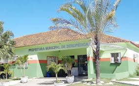 Atraso nos salários dos servidores é visto em Seropédica como prenúncio de um Natal com mesas vazias