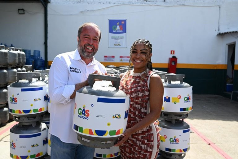 Gás do Povo: governo federal inicia recarga gratuita de botijão para um milhão de famílias