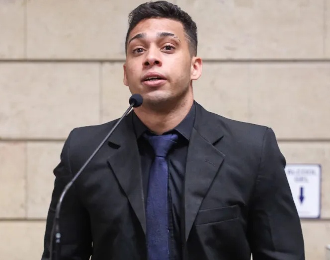 Ministério Público ajuíza ação por improbidade administrativa contra ex-vereador Gabriel Monteiro