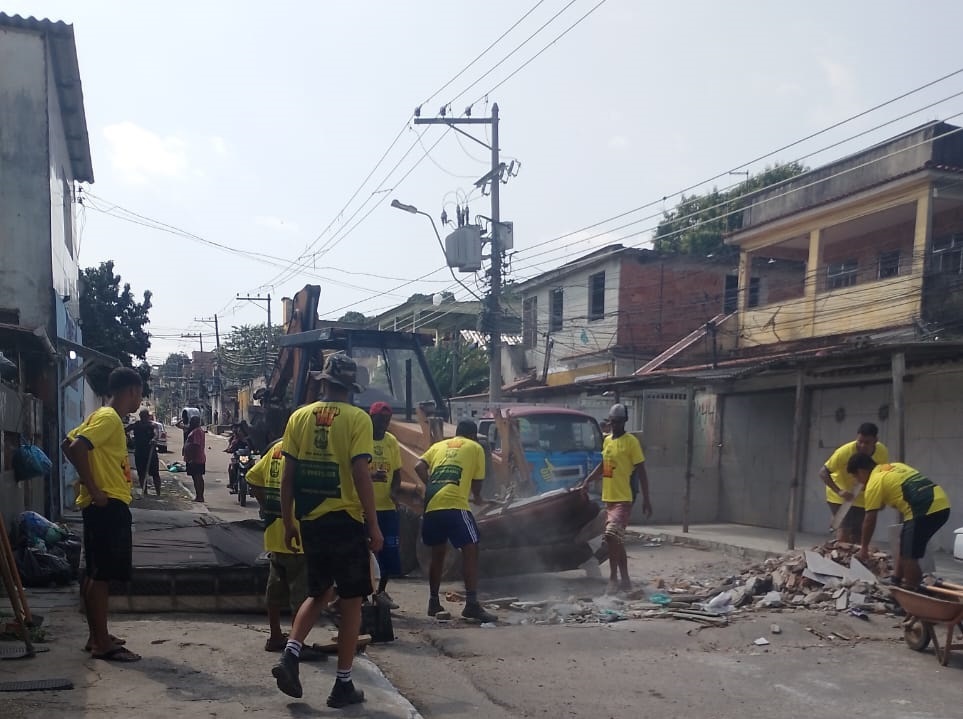 Meriti: ‘Tropa do Bem’ derrubava barreiras para levar melhorias e vereador colaborava com construção de barricadas