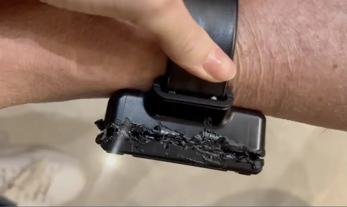 Laudo confirma que Bolsonaro usou solda para romper tornozeleira