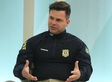 Ex-diretor-geral da PRF rompe tornozeleira e é preso no Paraguai em rota de fuga para El Savador