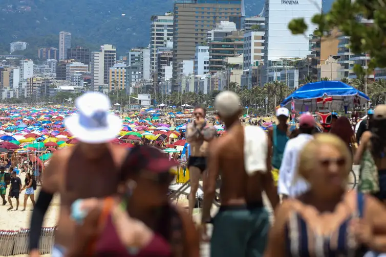 Com 40°C, Rio tem 450 atendimentos de saúde por dia por causa do calor