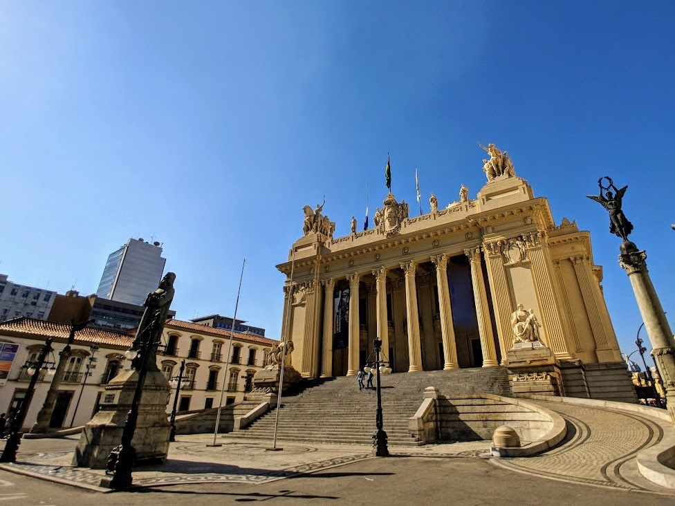 Sede histórica da Alerj é mantida aberta para visitas guiadas