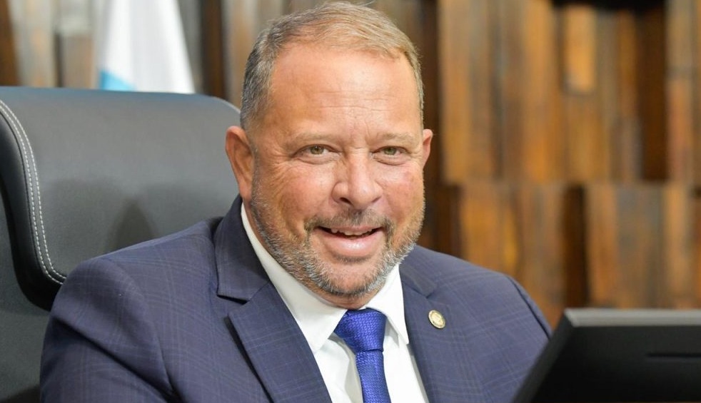 Delaroli não realiza a vontade de ser governador, ainda que só por uma semana