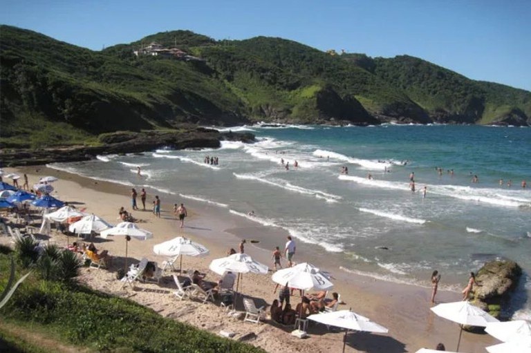 Ministério Público Federal cobra cumprimento imediato de decisões judiciais para desocupar e recuperar a Praia Brava em Búzios