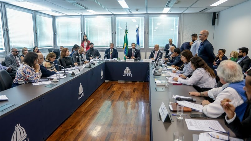 Alerj aprova substitutivo a projeto que define regras da eleição indireta ao governo do estado