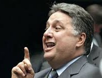 Depois da escolha de Eduardo Paes pela família Reis, na Baixada já se fala em Garotinho para governador e o DC escancarou as portas para ele