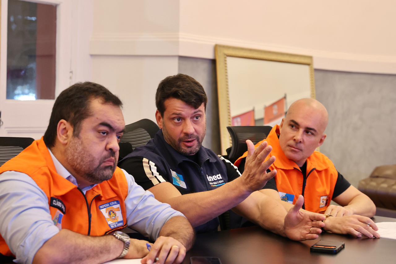 Em alerta máximo, governo do estado cria comissão da chuva para atender os municípios mais afetados neste sábado