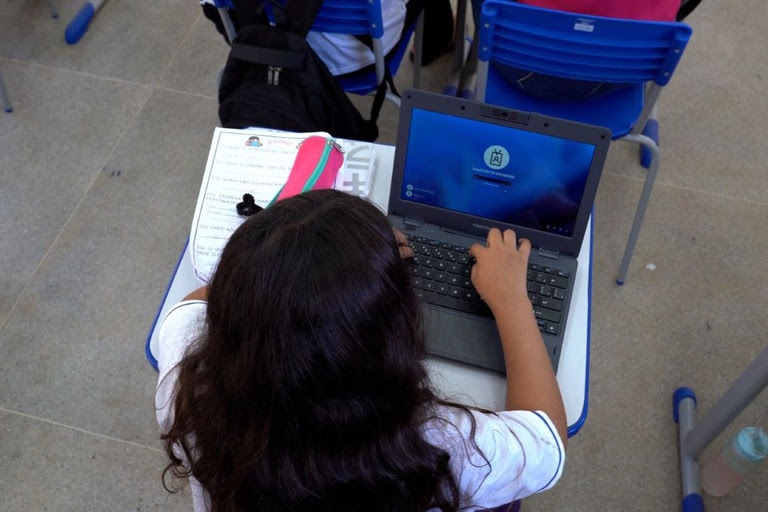 Conectividade: Acesso à internet em escolas da rede pública do Rio de Janeiro chegou a 99% em 2025