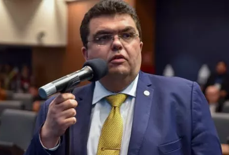 Paes dá mais uma pinta de que flerta com o bolsonarismo