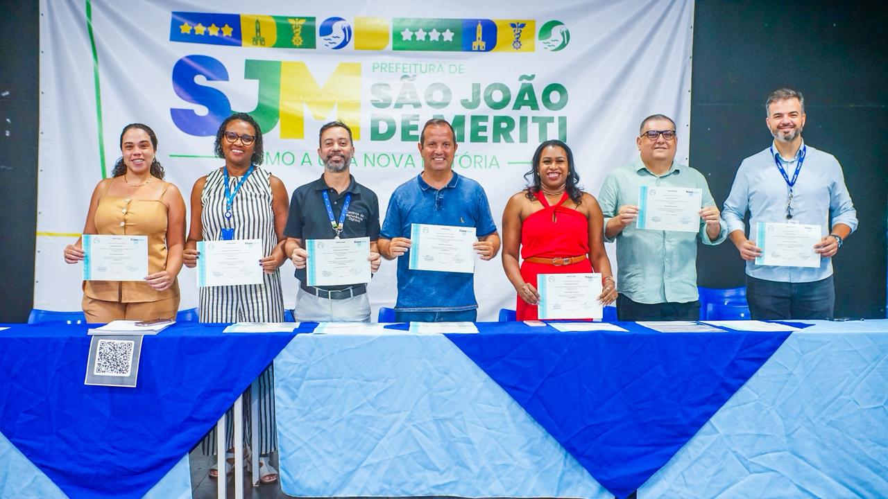 Meriti: Alunos meritienses concluem cursos gratuitos de parceria entre a Prefeitura e Firjan