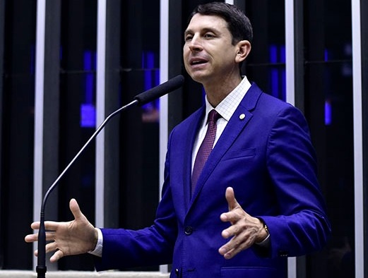 Troca de partido deve custar vários cargos a Juninho do Pneu