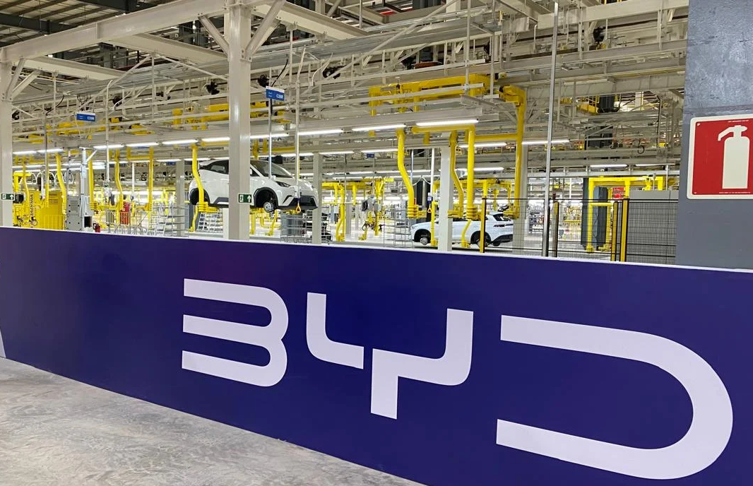 Amado Batista e BYD são incluídos em lista de trabalho escravo do MTE