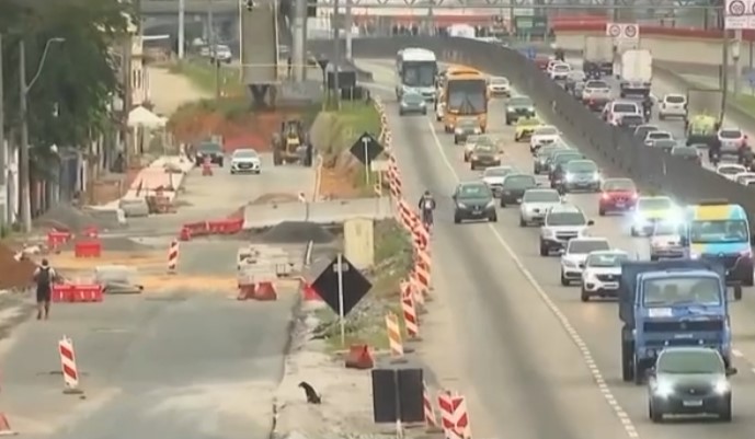 MP vai à Justiça para suspender obras na Via Dutra no trecho de Nova Iguaçu até que sejam apresentados planos contra inundação