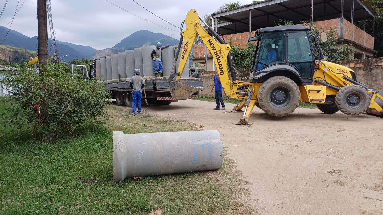 Japeri: Obras de drenagem e pavimentação chegam ao bairro Aldeia