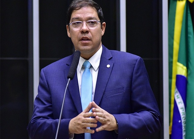 Lavanderia da família do presidente do PL fatura também em Volta Redonda: Contratos e termos aditivos somam mais de R$ 8 milhões