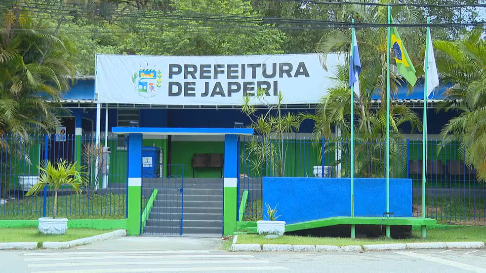 Disputa pelo poder em Japeri: Vereador condenado por porte ilegal de arma e documento falso quer ser prefeito pelo menos por alguns dias