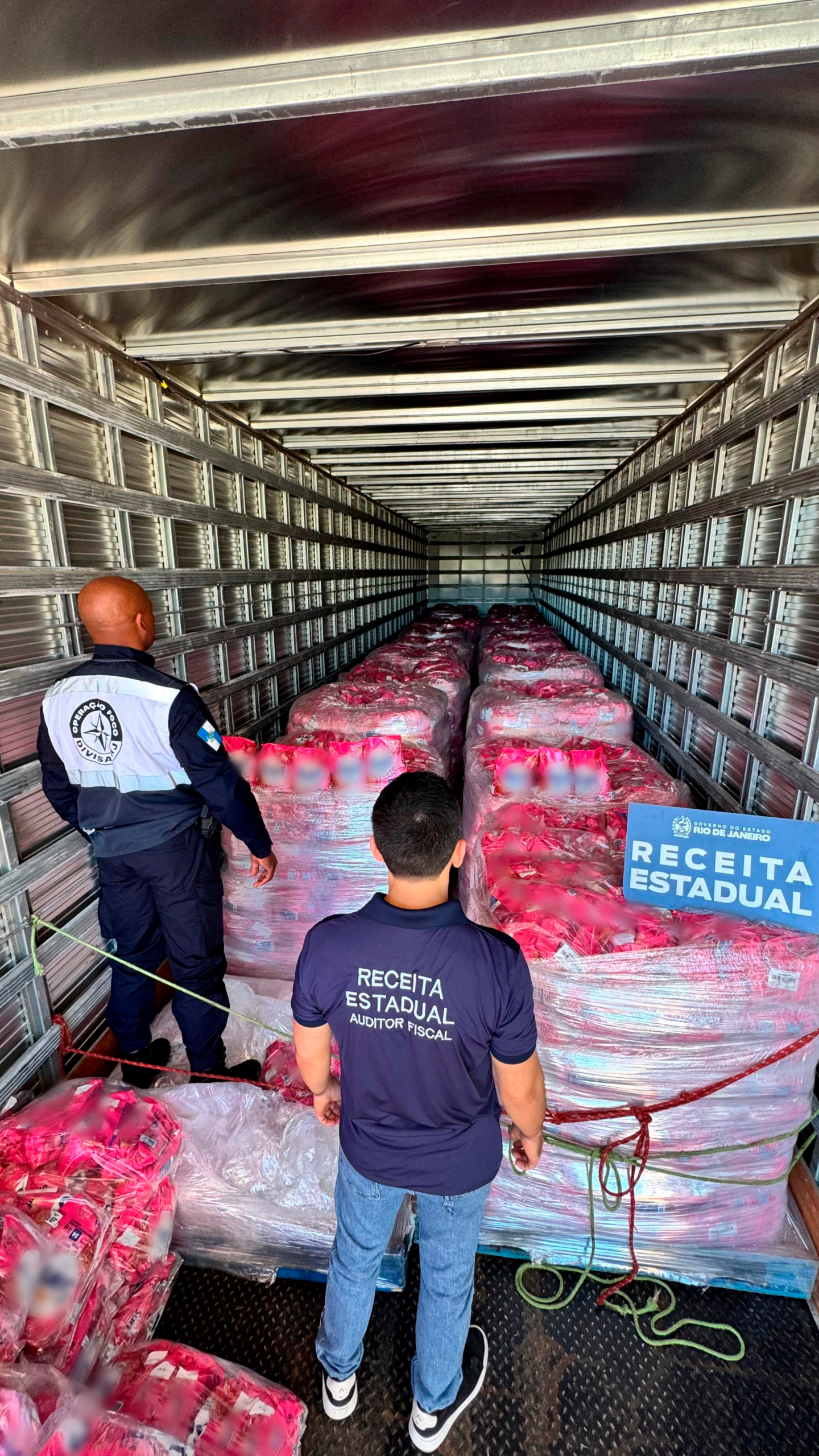 Operação Foco apreende mais de 30 toneladas de sabão em pó com indícios de falsificação