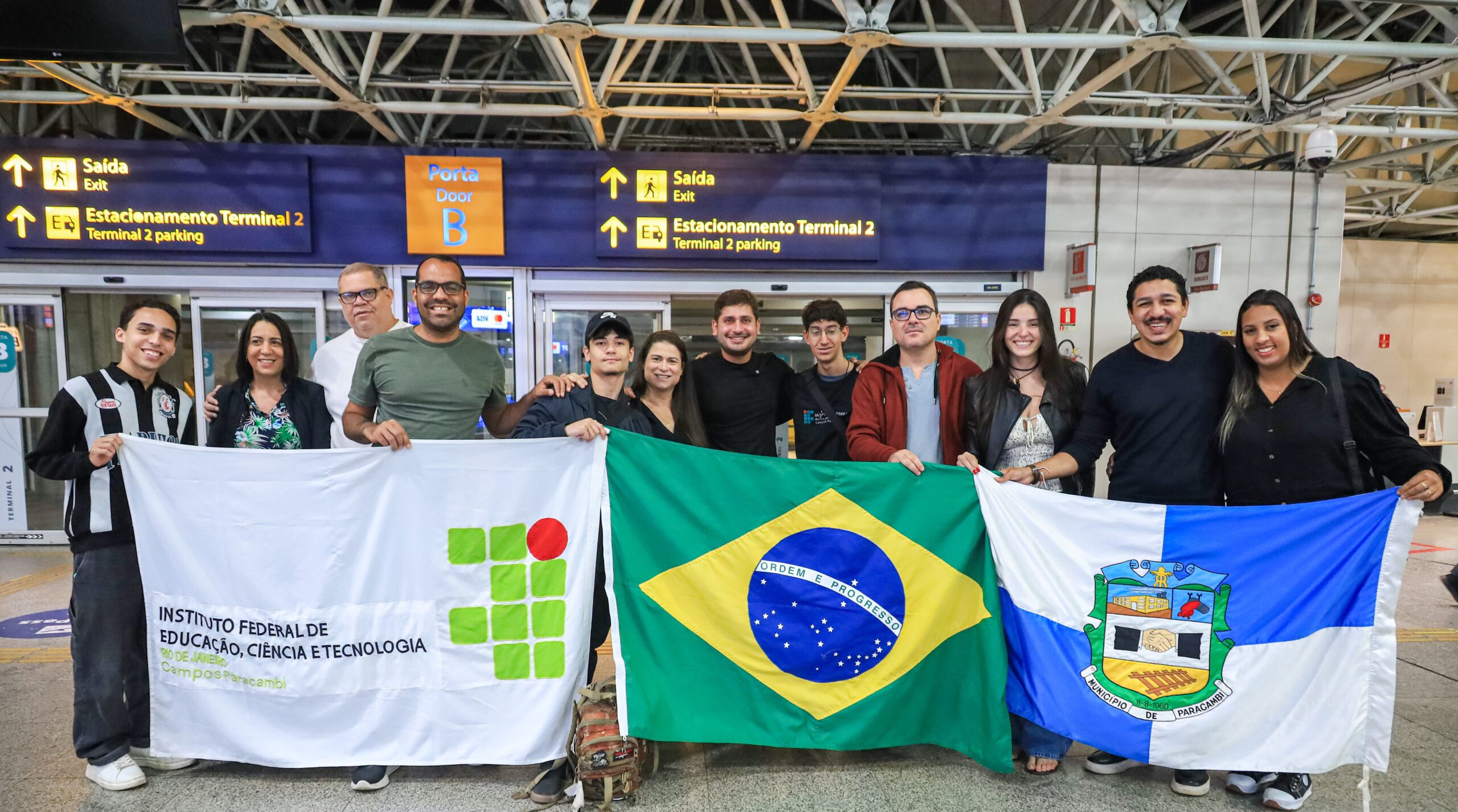 Professores e estudantes de Paracambi projetam o nome do município em competições e eventos no exterior