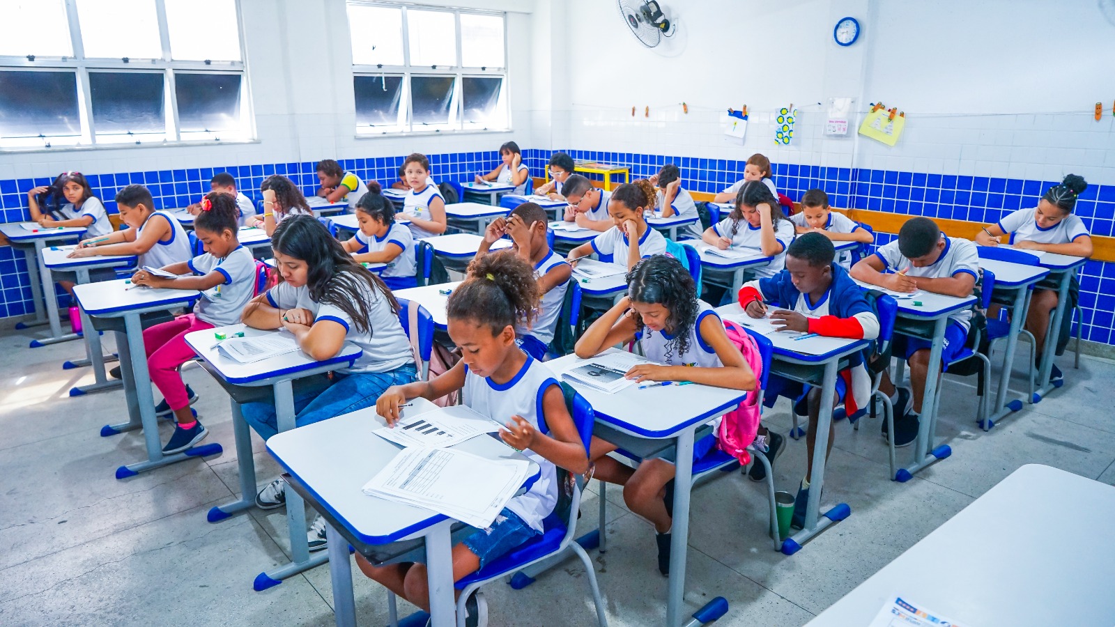 Meriti: rede municipal de ensino alcança melhor Ideb da história e lidera entre as maiores da Baixada