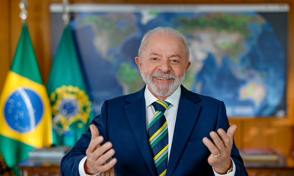 Pesquisa CNT/MDA mostra Lula liderando em todos os cenários