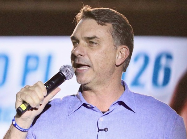 E você acha que tem alguém realmente preocupado com isto, Flávio?