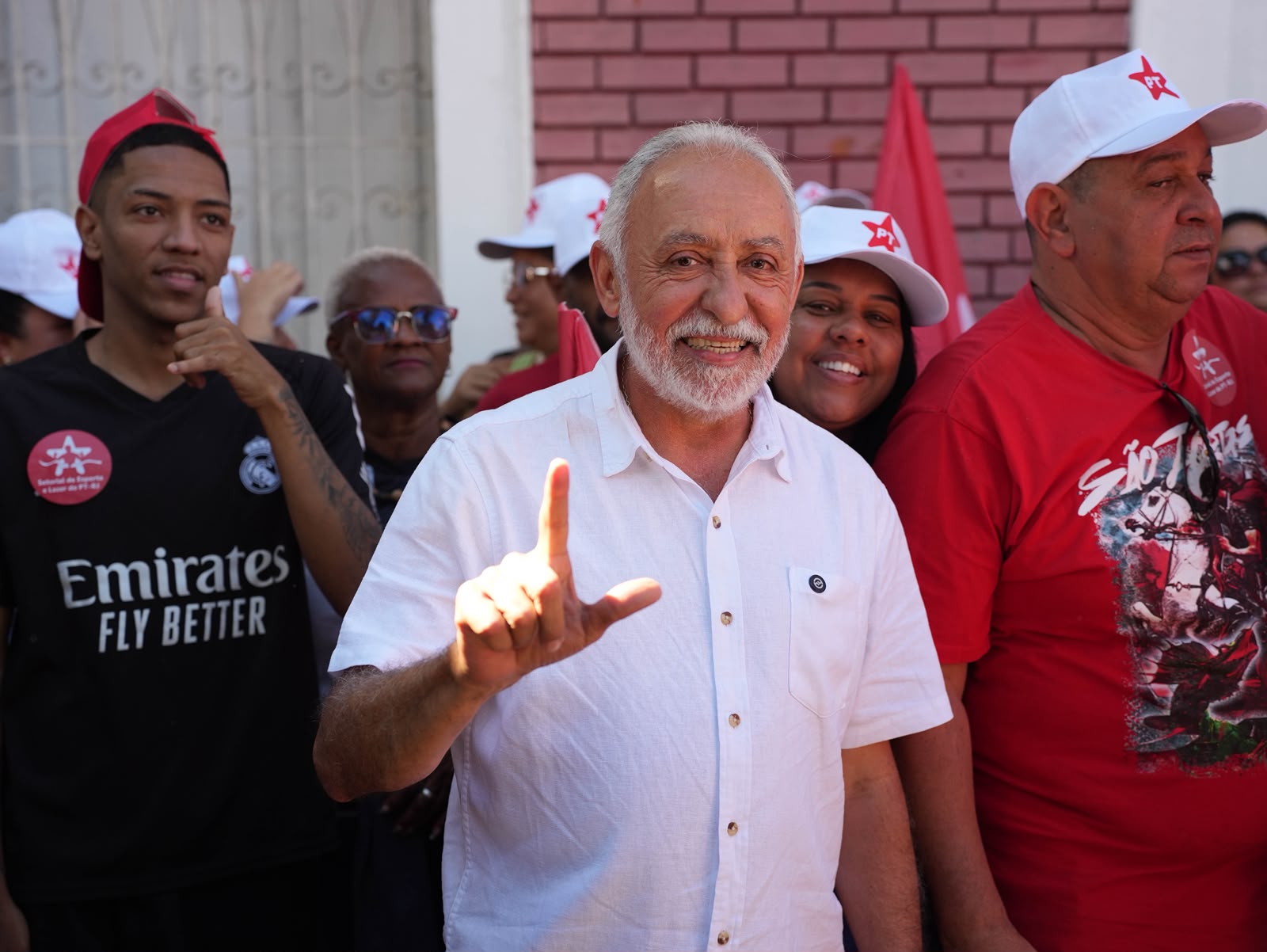 Botando o bloco na rua: Adilson Pires abre campanha em Bangu, onde construiu sua trajetória política