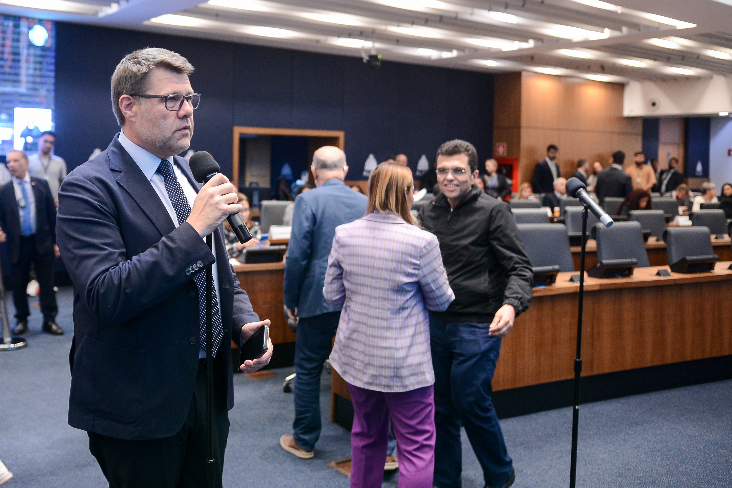 De autoria do deputado Gustavo Tutuca, projeto que amplia licença para servidores com filhos com deficiência ou doença rara é aprovado na Alerj