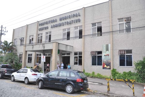 Educação de Valença abre concurso para professores com 96 vagas e salários de até R$ 4,4 mil
