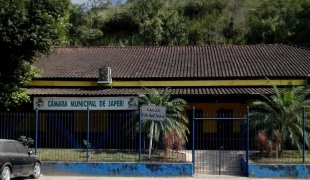 Japeri: Pagamento de salários feitos pela Câmara de Japeri a assessores que deveriam ter sido exonerados deste o  início de agosto, pode ir parar na Justiça